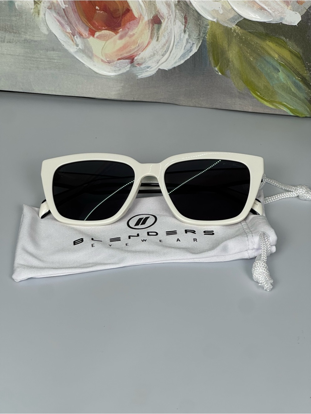 Blenders White Limo Mave Cat Eye Sunglasses White Black CAT 3 w/ Pouch
